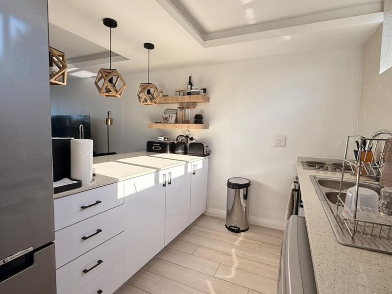 Hendra Estates - Gorgeous 2 Bedroom Duplex With Seaviews To Rent In Prime Umlanga - Photo 7