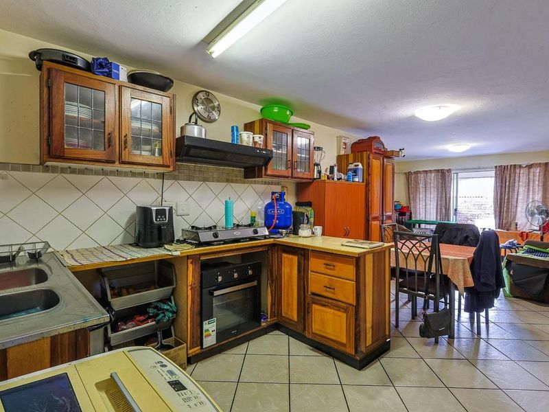 Exclusive Mandate – 2 Bedroom Townhouse with Single Garage - Photo 4