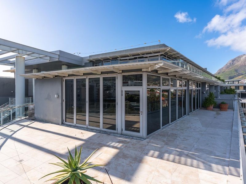 Luxury Penthouse with 180° Table Mountain Views – Available Sept 2026 - Photo 6