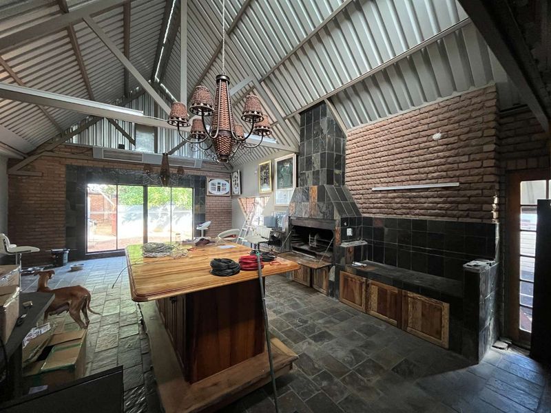 Spacious 5 Bedroom Family Home in Keidebees – Entertainer’s Dream - Photo 10