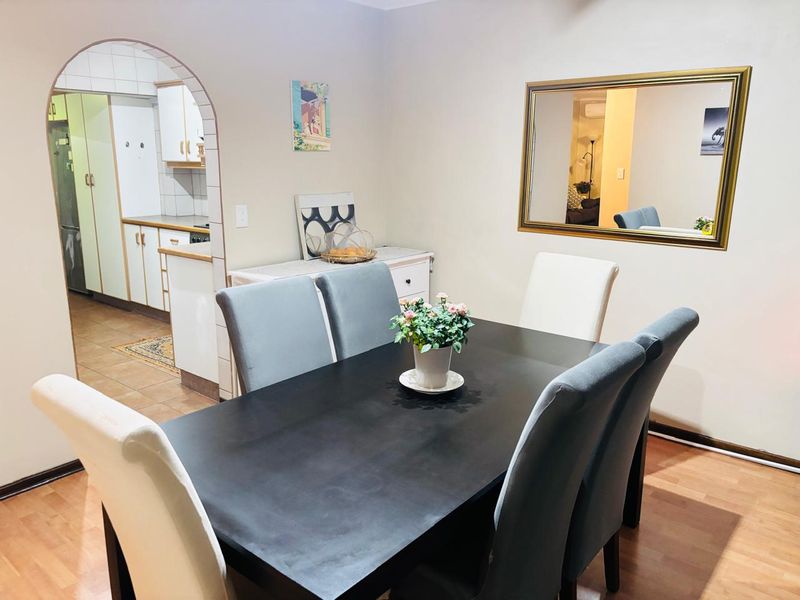 Modern 3-Bedroom Duplex in Sought-After Meer en See! - Photo 5