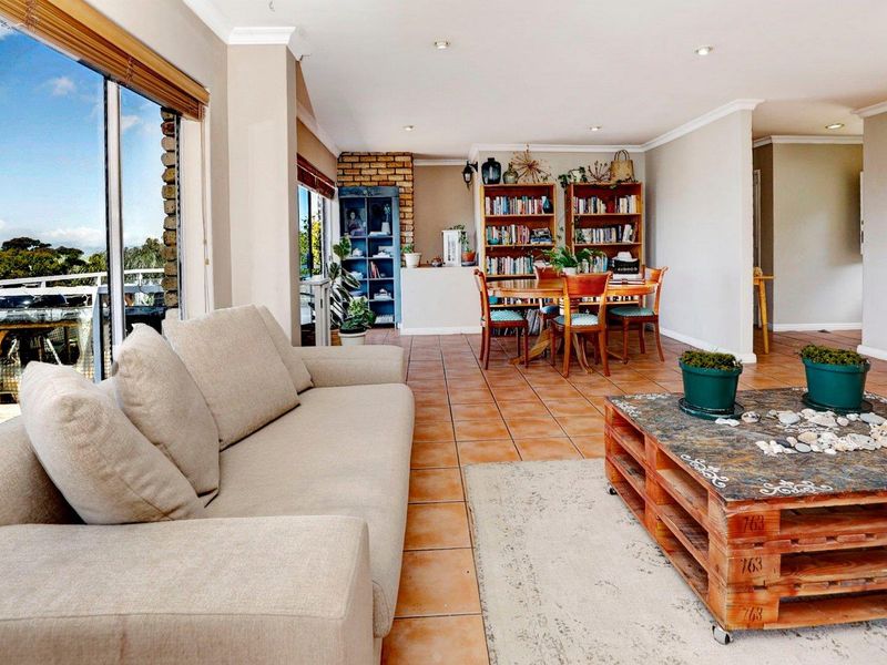 Townhouse, ideal for dual living, in popular security estate bordering golf course - Photo 5