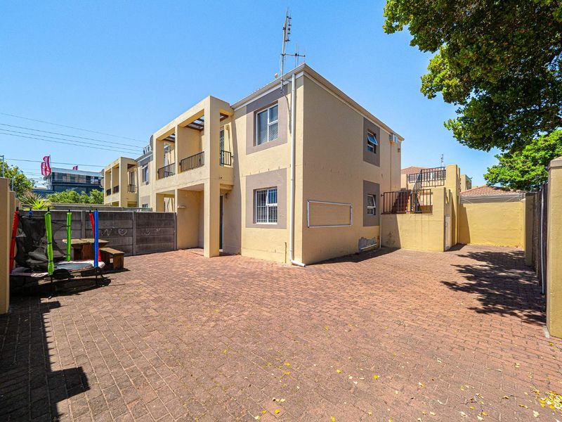 GARLANDALE, 2 BEDS WITH MASSIVE GARDEN - Photo 3