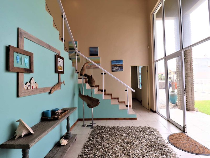 Spacious 5-Bedroom Double-Storey Family Home with Sea Views and Outdoor Bedroom in Quiet Swakopmund Coastal Area - Photo 3