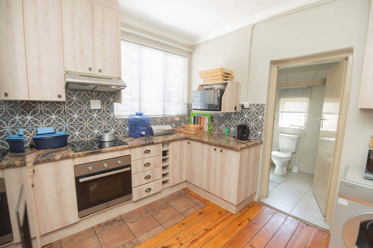 3 Bed house for sale In St Phillips Street Richmond Hill - Photo 3