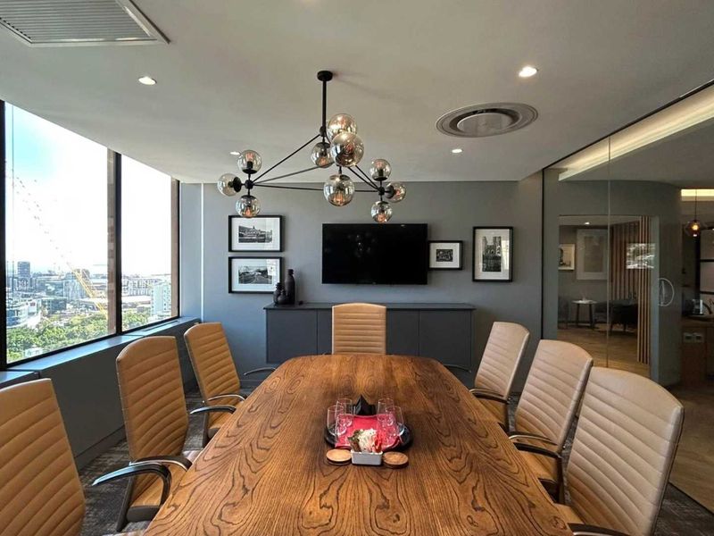 Beautifully Fitted out Semi-Furnished office 16th floor - Photo 8