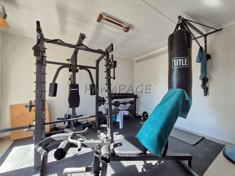 Meersig, Walvis Bay:  Large Home close to Lagoon is for Sale - Photo 8