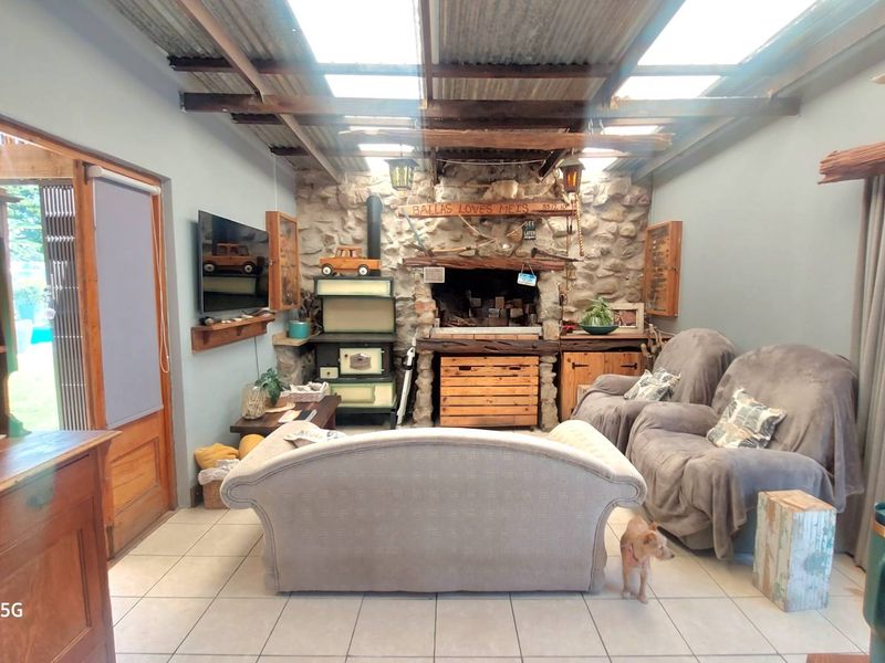 Coastal Living with Office, Flatlet & Pool for sale in Port Alfred - Photo 9