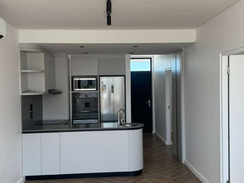 Brand New 2 Bedroom, 2 Bathroom Apartment, Semi-Furnished & move in ready! - Photo 3