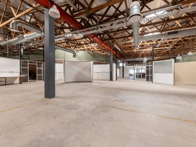 CALLING ALL INVESTORS – LARGE COMMERCIAL BUILDING FOR SALE IN GEORGE INDUSTRIA - Photo 2
