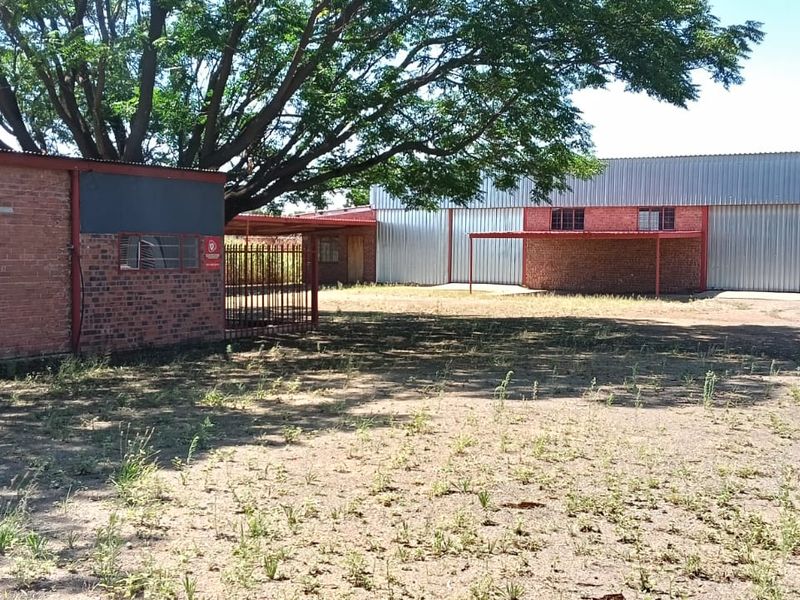 PROPERTY WITH GREAT INCOME. EXCELLENT OPPERTUNITY.DONT DELAY. - Photo 5