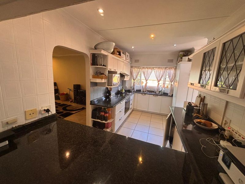 Spacious Family Townhouse To Rent in Secure Amberfield Estate, Hillcrest - Photo 10