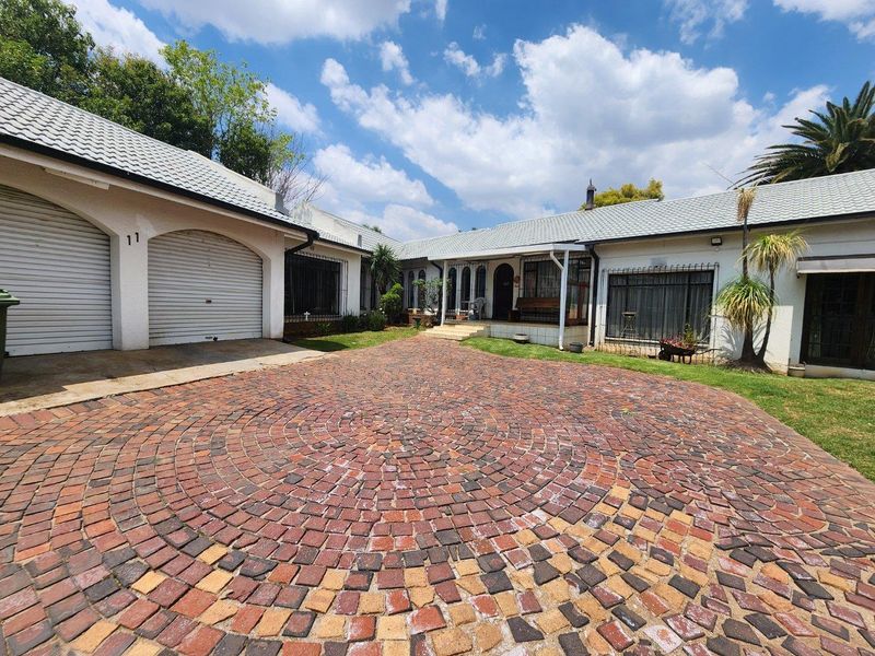 Prime Family Location in Verwoerdpark - Photo 4