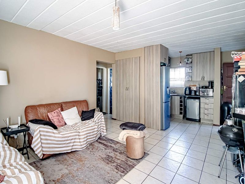 Ground Floor Apartment - Photo 5