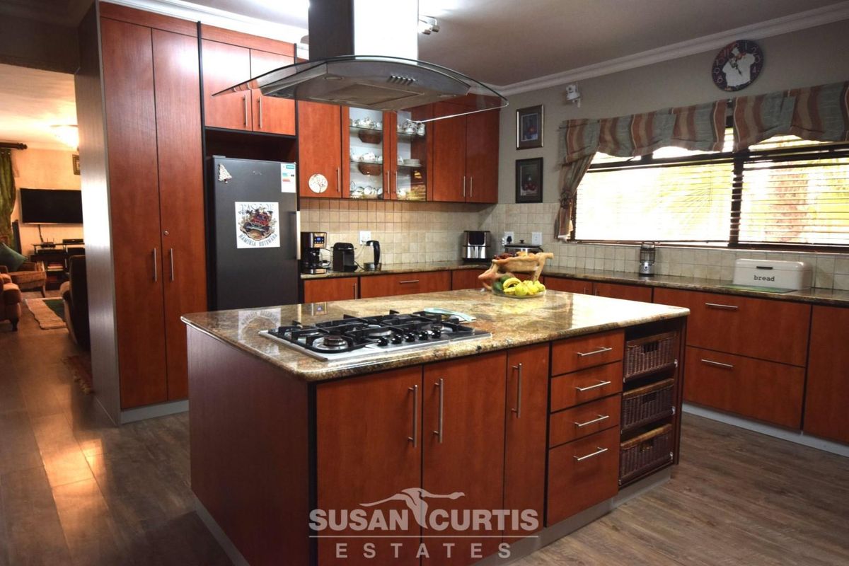 HOUSE WITH FLAT IN EXT 9, FOR SALE - Photo 5