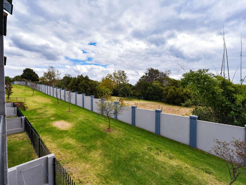 Exclusive Opportunity: Two-Bedroom Apartment IN HONEYDEW - Photo 7