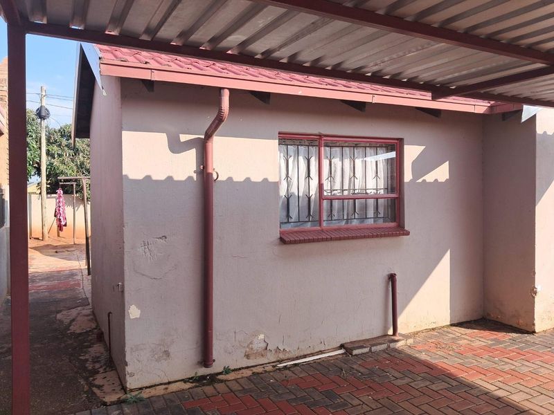 3 Bedroom House to Rent in Ga-Rankuwa Unit 17 - Photo 6