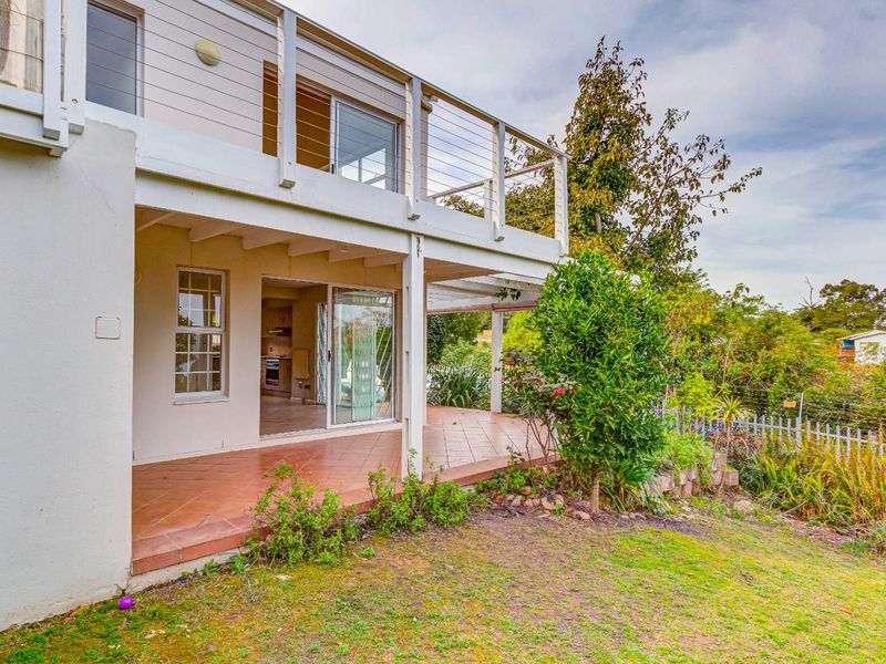 Charming two bedroom Townhouse with lagoon views in secure Knysna Estate - Photo 3