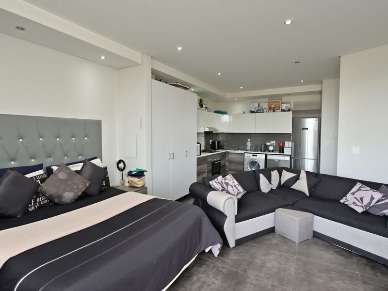 Modern Bachelor Apartment For Sale - Photo 7