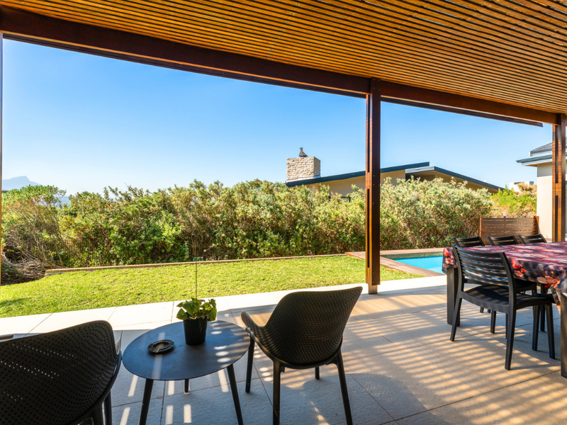 Elegant Estate Living With a View - Photo 3