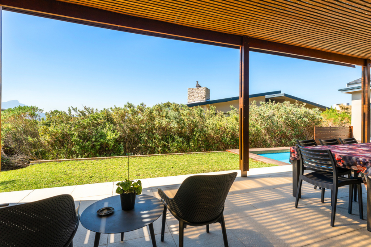 Elegant Estate Living With a View - Photo 3