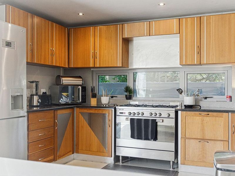 Industrial Style Luxurious Home - Photo 10