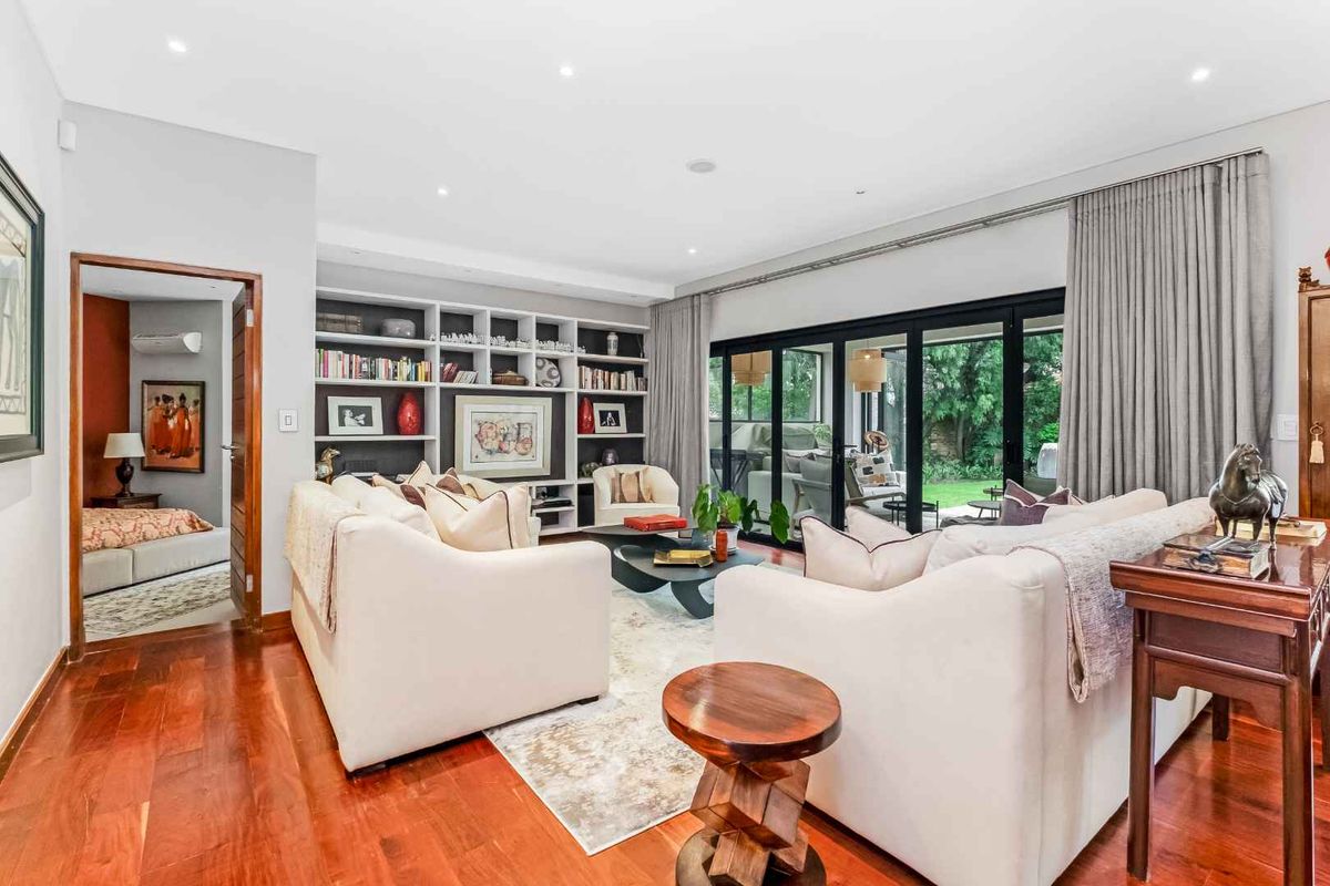 MAGNIFICENT FURNISHED HOME - Photo 4