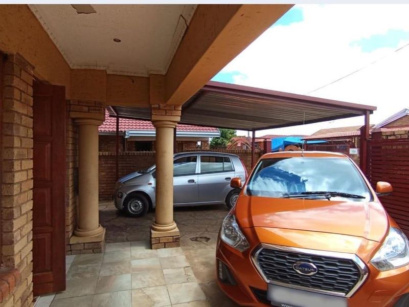 3 Bedroom House for Sale in Soshanguve, Pretoria - Photo 2