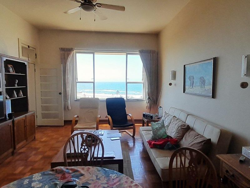 Prime Real Estate with Stunning Sea Views - Photo 8