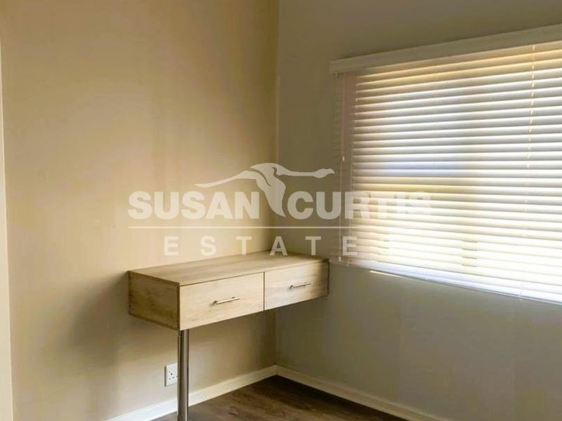 Modern Renovated Family Home in Central Oranjemund - Photo 10