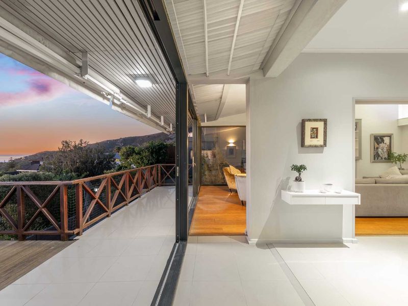 Spacious Family Home with Sea & Mountain Views in a Quite Camps Bay Cul-De-Sac - Photo 8