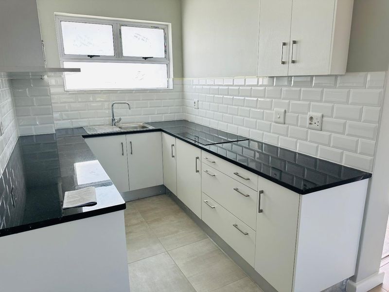 Modern Centrally Located Apartment - Photo 4