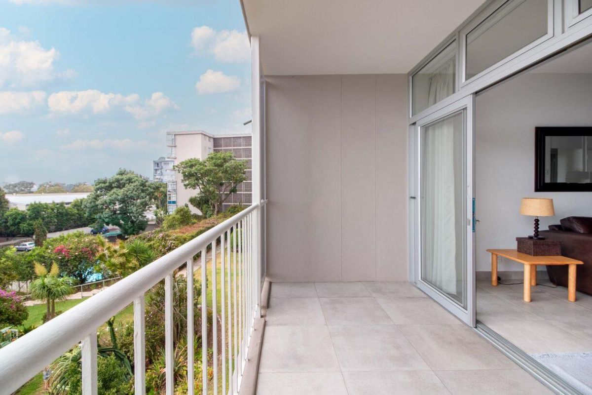 UNIQUE Contemporary Gem in Thorniebrae - Photo 2