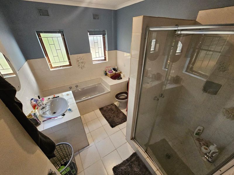 Welcome to Your Dream Family Oasis! - Photo 4