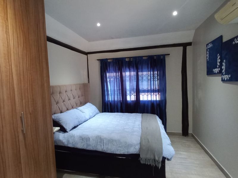 Ultimate Luxury Living: Spectacular Family Retreat with Granny Flat and Resort-Style Amenities - Photo 6