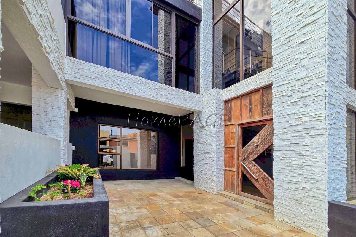 Long Beach, Proper, Walvis Bay: 4 Bedr Contemporary home is for Sale - Photo 3