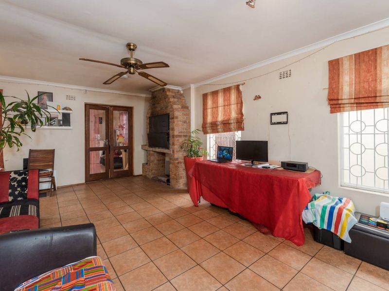 Charming 3-Bedroom Home in a Cul-de-Sac | Great Value & Potential - Photo 4