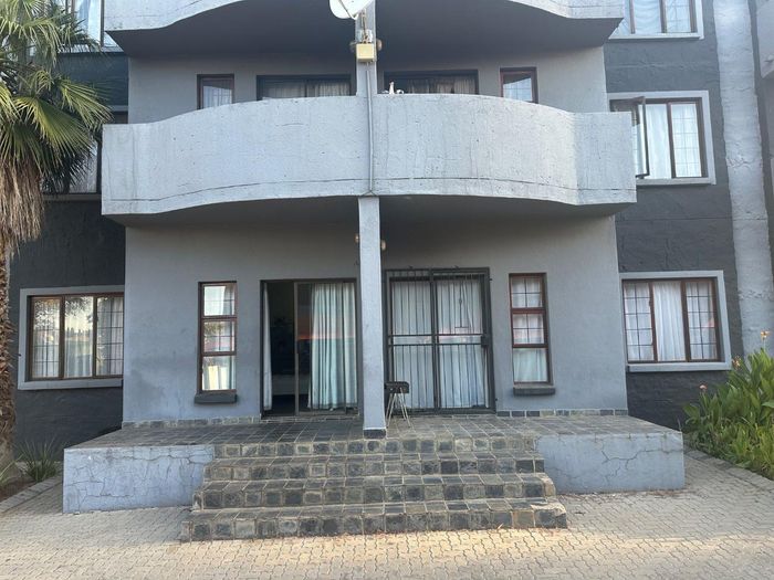 Property #2389270, Apartment For Sale in Erand Gardens