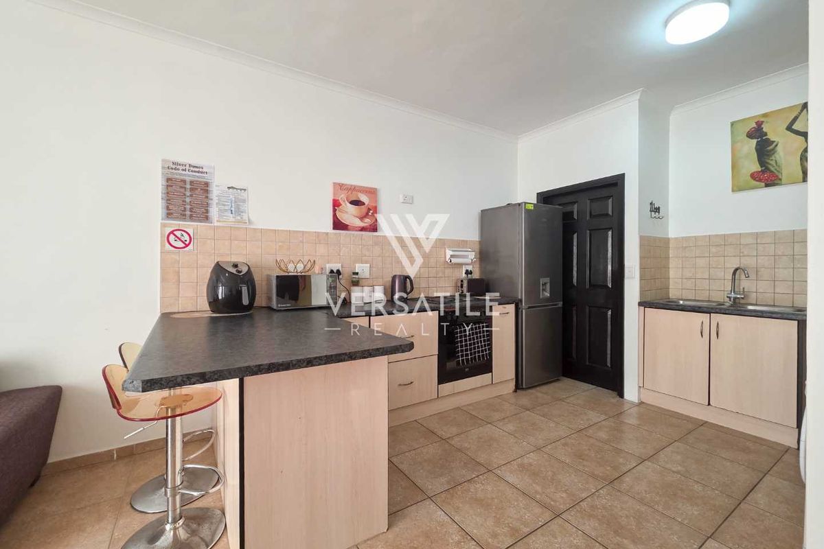 Town House For Sale - Photo 3