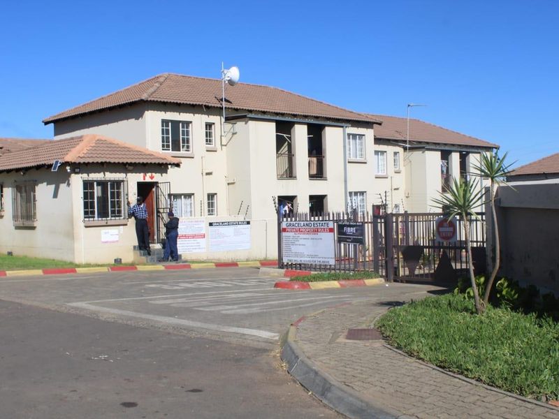 Apartment Flat for Sale in Graceland Germiston South - Photo 4