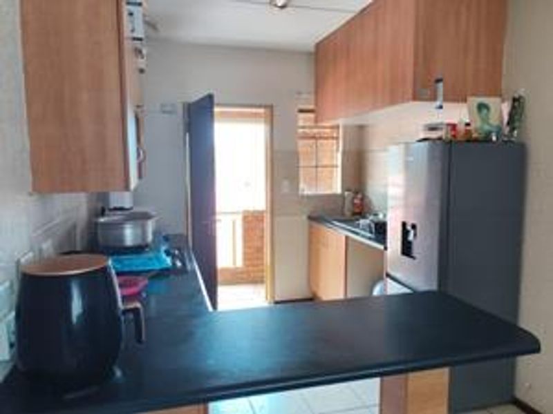 Secure 2-Bed Townhouse Close to East Rand Mall - Photo 4