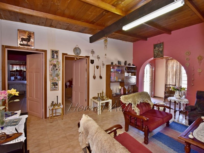 Ext 1, Henties Bay:  Large older home is fore sale - Photo 5