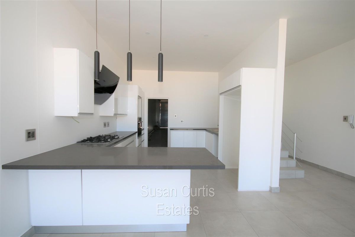 Beach front Townhouse - Photo 2