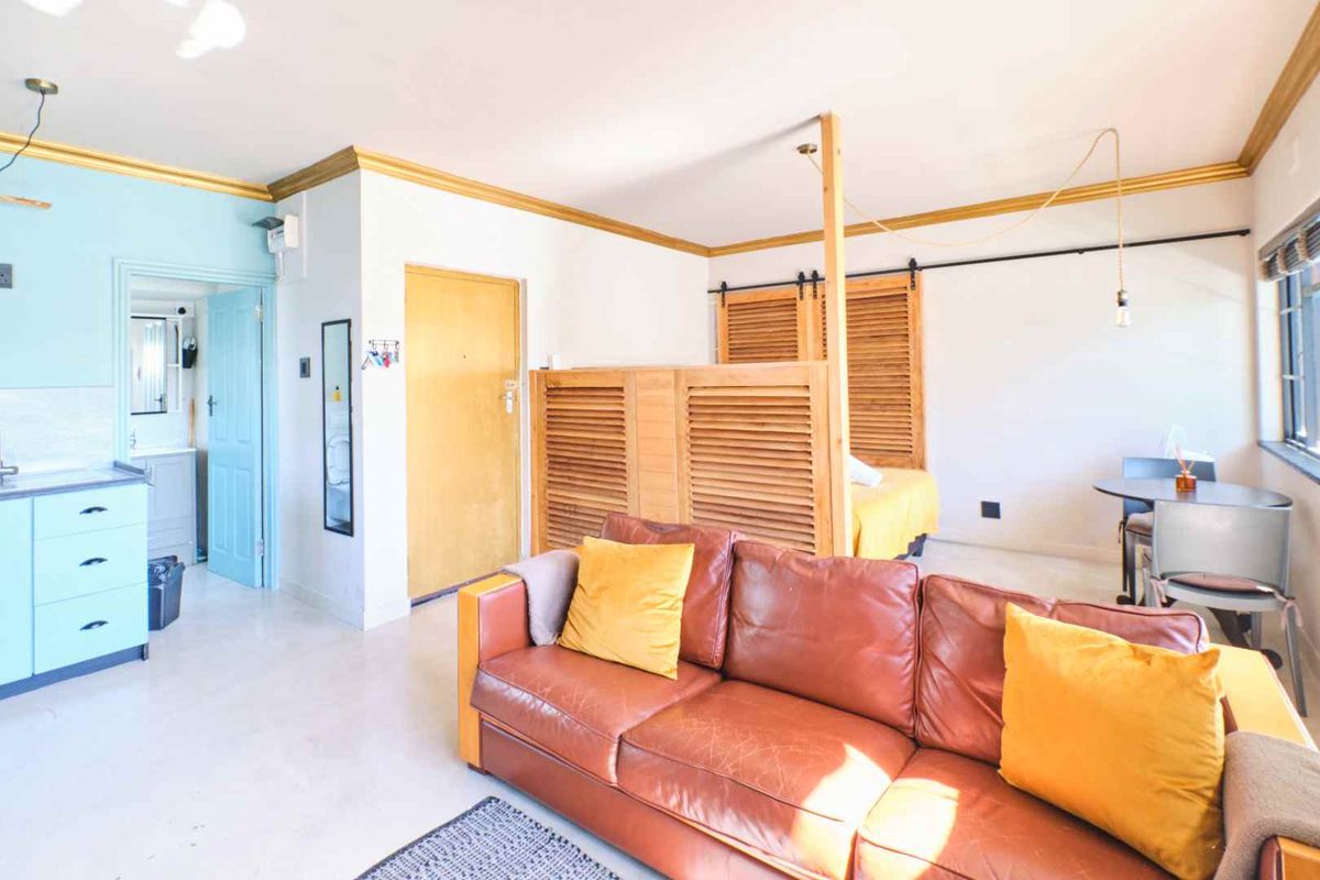 AN ABSOLUTE WINNER - PARKING BAY INCLUDED - Photo 5