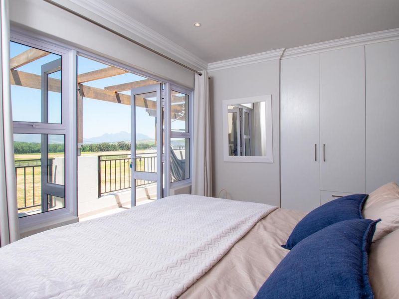 Modern 3-Bedroom Home in Secure Estate with Uninterrupted Mountain Views - Photo 3