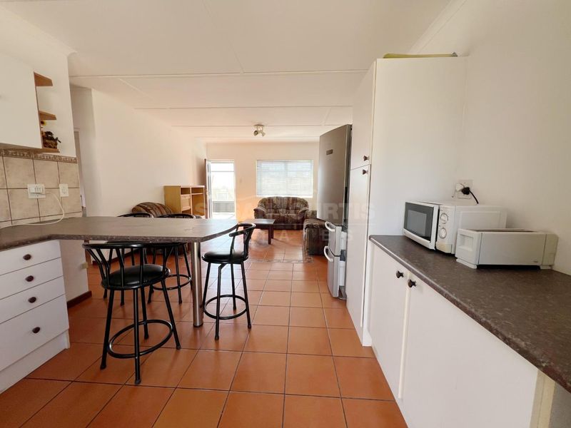 Charming Holiday Cottage – Perfect Airbnb Investment or Vacation Home - Photo 2