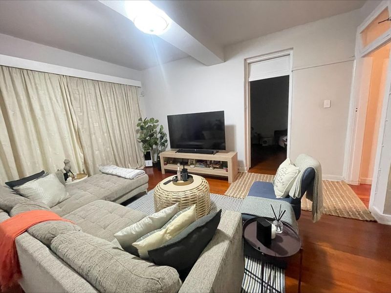 Your Perfect Starter Home - Spacious 1-Bedroom Apartment with Wooden Floors - Photo 2