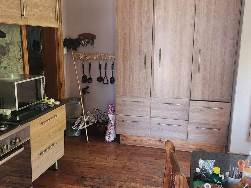 A beautiful setting with beautiful trees - Photo 2