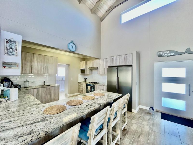 Stylish 3-Bedroom Home Offering Space, Flow & Lifestyle - Photo 6