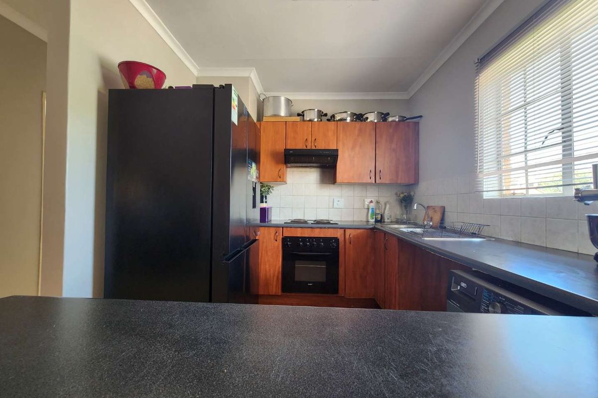 Two Bedroom Apartment In Sought After Complex - Photo 4